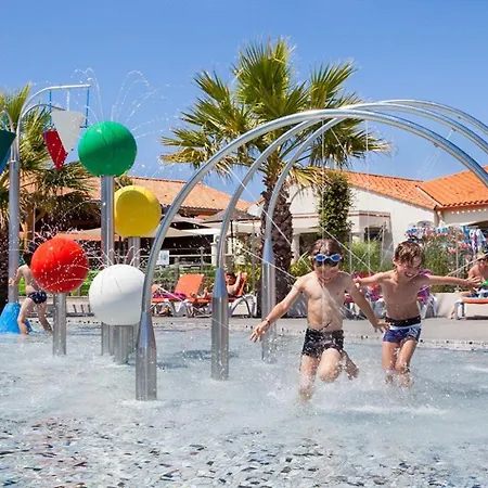 Campsite Mobile Homes By Kelair At Camping Le Littoral Saint-Jean-d'Orbetiers